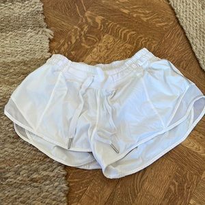 Lululemon hotly hot shorts size 4